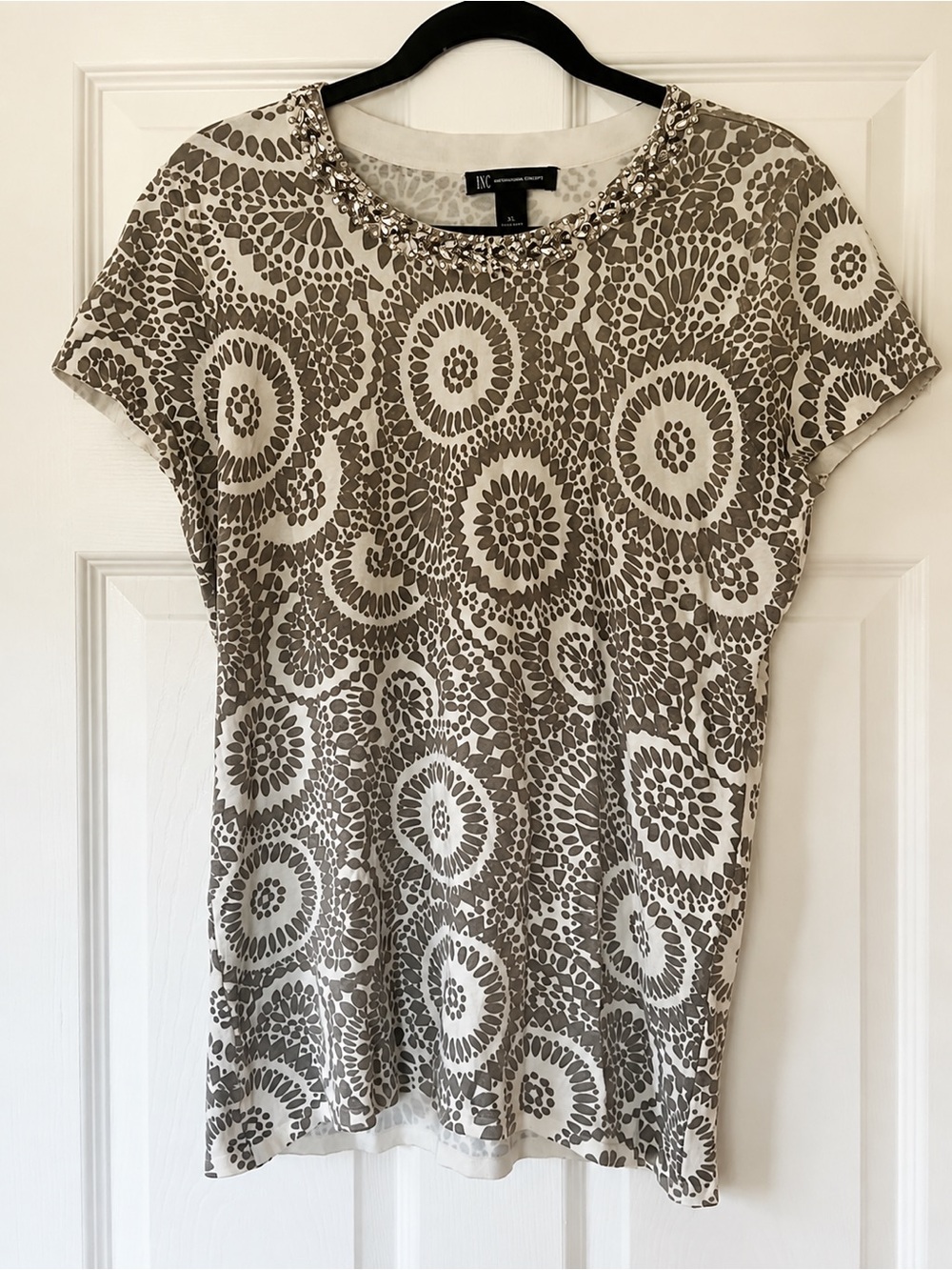 INC International Concepts Gray & White Beaded-Neck Short Sleeve Tee- size xl
